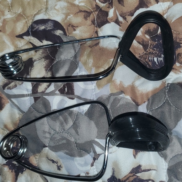 1 pair of clamps for light fixtures/tank lamps - Picture 4 of 4